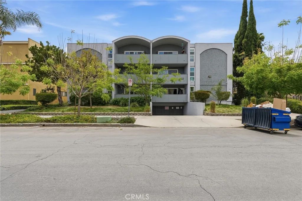 14414 Addison 17, Sherman Oaks, CA 91423