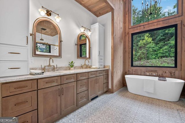 219 Staurolite Mountain Road, Blue Ridge, GA 30513