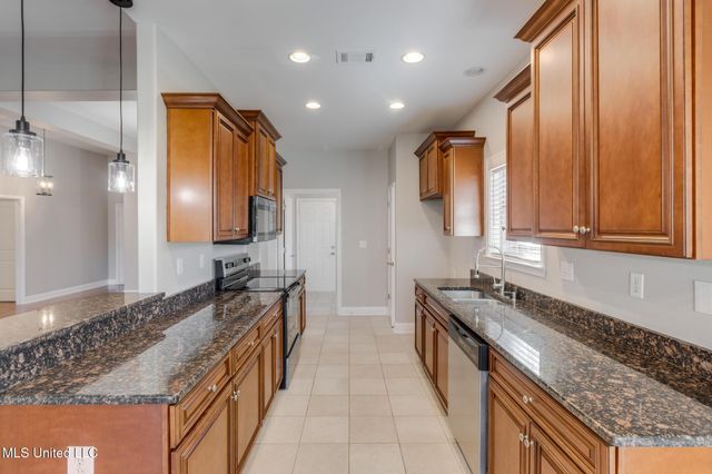 14048 Fox Hill Drive, Gulfport, MS 39503