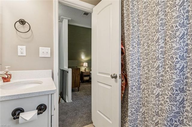 6630 Valley DR, Gloucester, VA 23061