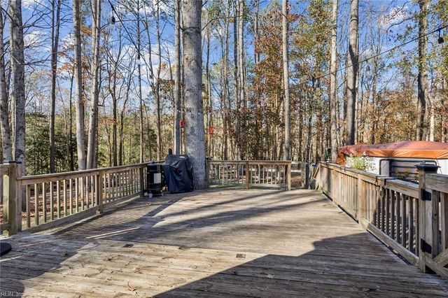 6630 Valley DR, Gloucester, VA 23061