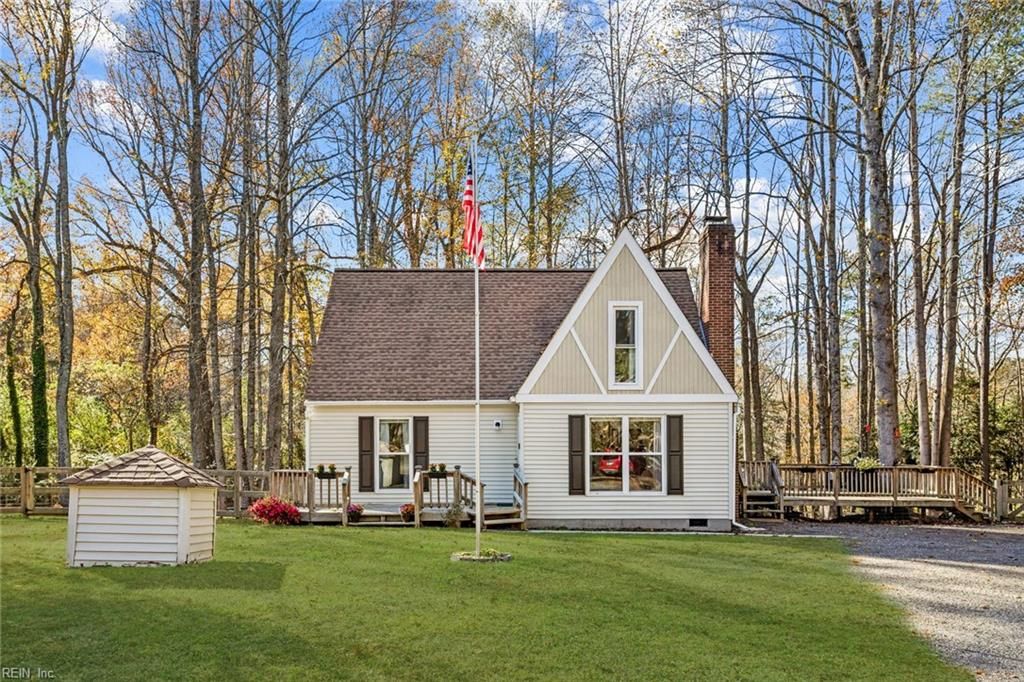 6630 Valley DR, Gloucester, VA 23061