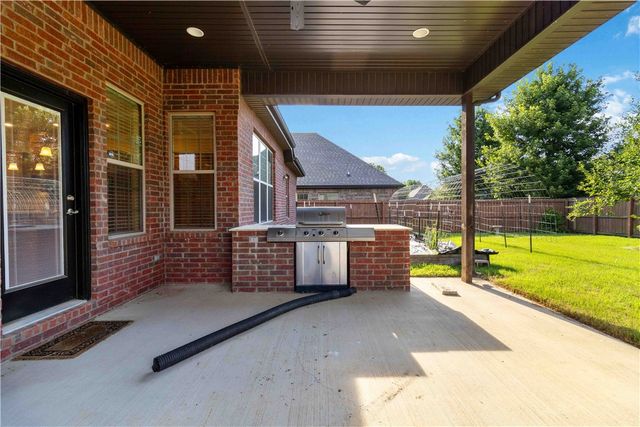 3105 SW Joshua Avenue, Bentonville, AR 72713