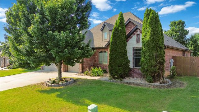 3105 SW Joshua Avenue, Bentonville, AR 72713
