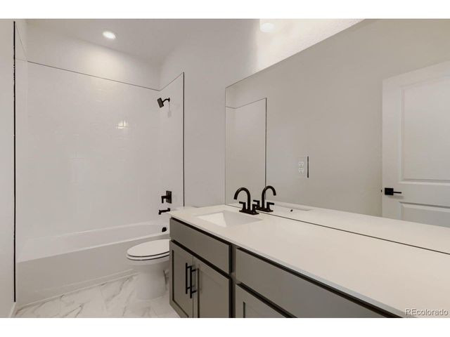 5568 Westin Hills Dr, Elizabeth, CO 80107