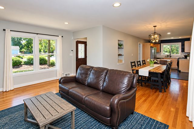 60 E Terra Cotta Avenue, Crystal Lake, IL 60014