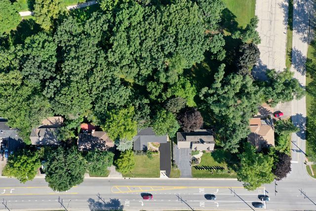 60 E Terra Cotta Avenue, Crystal Lake, IL 60014
