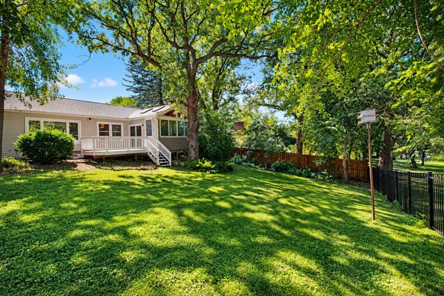 60 E Terra Cotta Avenue, Crystal Lake, IL 60014