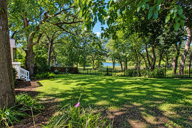60 E Terra Cotta Avenue, Crystal Lake, IL 60014