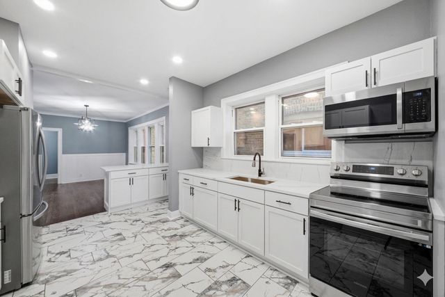 8024 S Vernon Avenue, Chicago, IL 60619