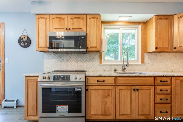 50 Horizon Circle, South Windsor, CT 06074