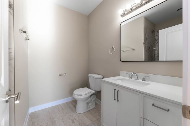 2821 W Jackson Avenue, Chicago, IL 60612