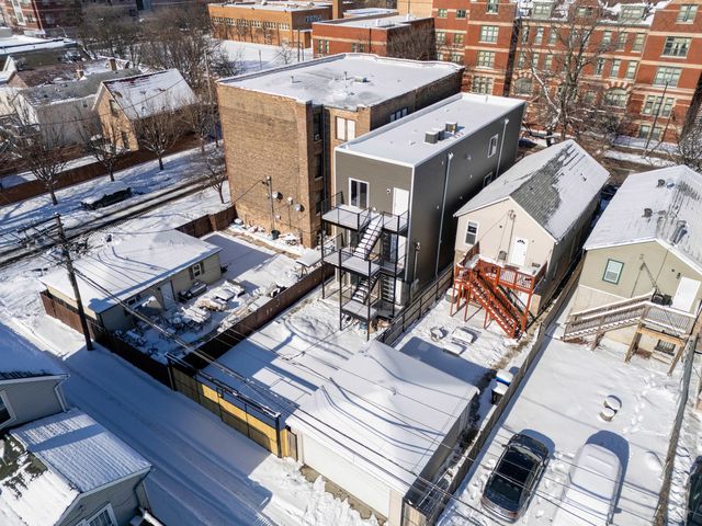 2821 W Jackson Avenue, Chicago, IL 60612