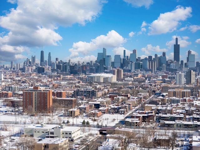 2821 W Jackson Avenue, Chicago, IL 60612