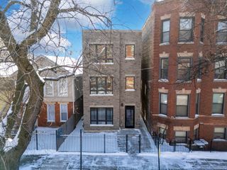 2821 W Jackson Avenue, Chicago, IL 60612