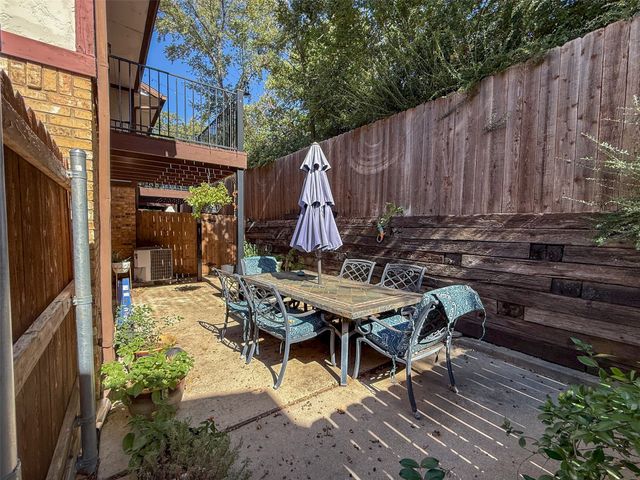 1237 Dallas Drive, Denton, TX 76205