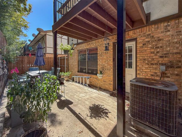 1237 Dallas Drive, Denton, TX 76205