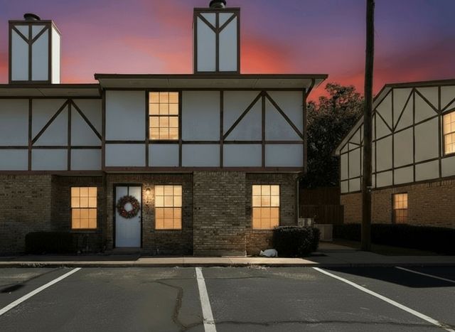 1237 Dallas Drive, Denton, TX 76205