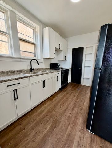 7712 S Jeffery Boulevard 3, Chicago, IL 60649