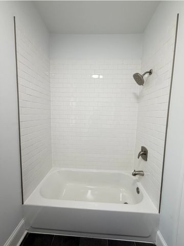 7712 S Jeffery Boulevard 3, Chicago, IL 60649