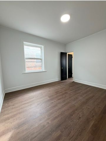 7712 S Jeffery Boulevard 3, Chicago, IL 60649