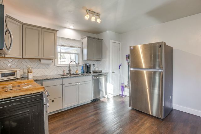 1123 Bales Street, Cleburne, TX 76033