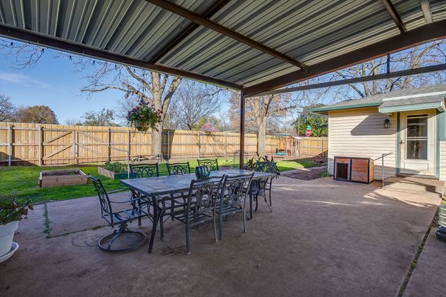 1123 Bales Street, Cleburne, TX 76033