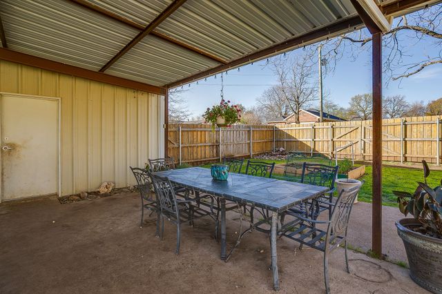 1123 Bales Street, Cleburne, TX 76033