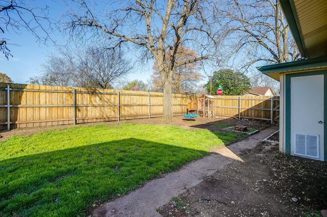 1123 Bales Street, Cleburne, TX 76033