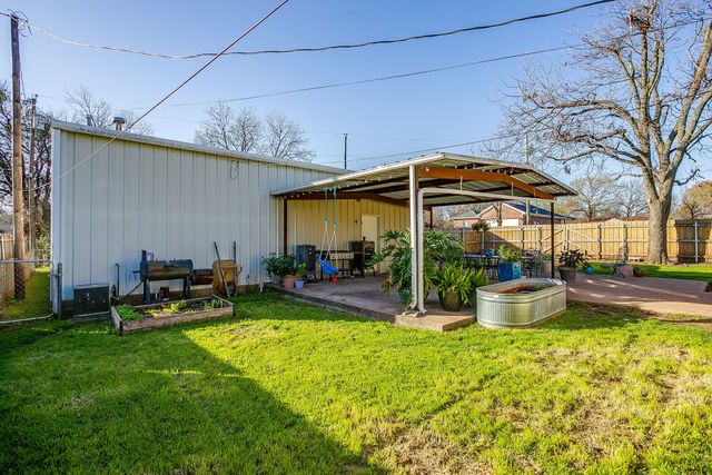 1123 Bales Street, Cleburne, TX 76033