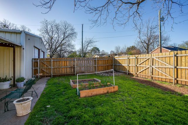 1123 Bales Street, Cleburne, TX 76033