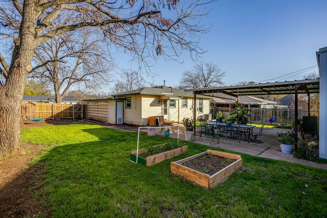 1123 Bales Street, Cleburne, TX 76033