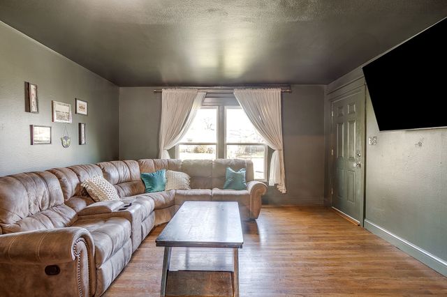 1123 Bales Street, Cleburne, TX 76033