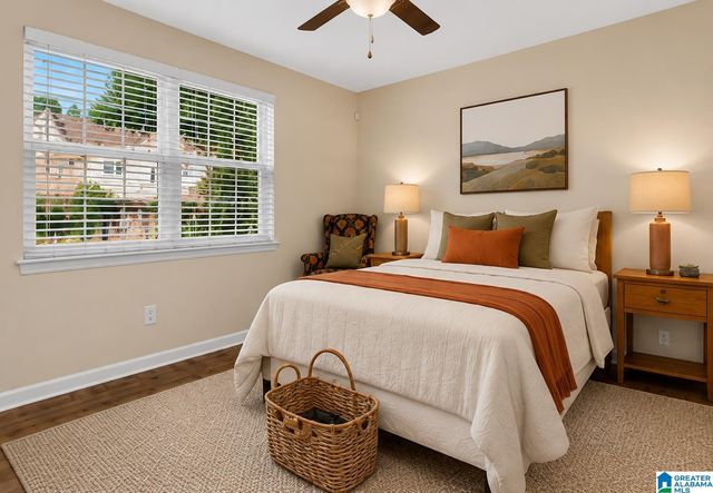 2725 Southbury Cir, Vestavia Hills, AL 35216