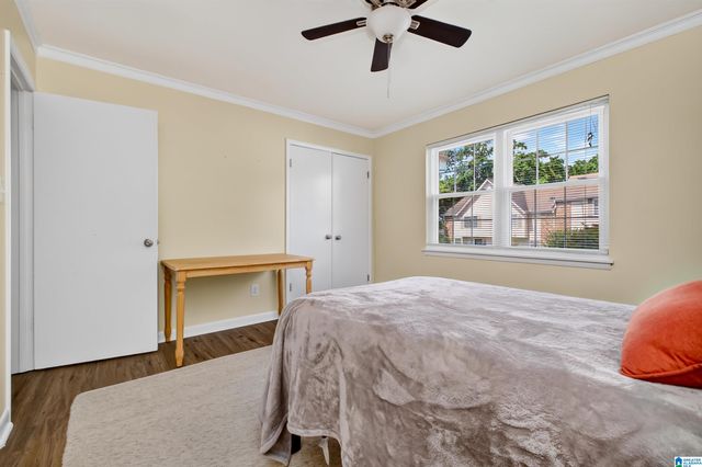 2725 Southbury Cir, Vestavia Hills, AL 35216