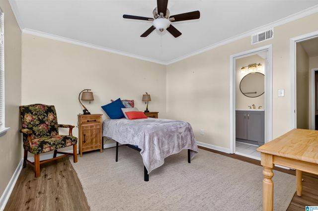 2725 Southbury Cir, Vestavia Hills, AL 35216
