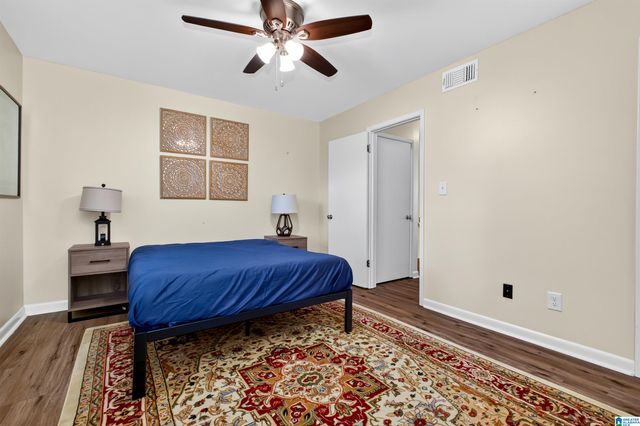 2725 Southbury Cir, Vestavia Hills, AL 35216