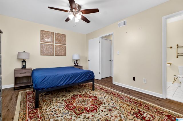 2725 Southbury Cir, Vestavia Hills, AL 35216