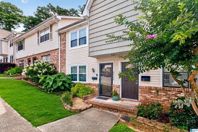 2725 Southbury Cir, Vestavia Hills, AL 35216