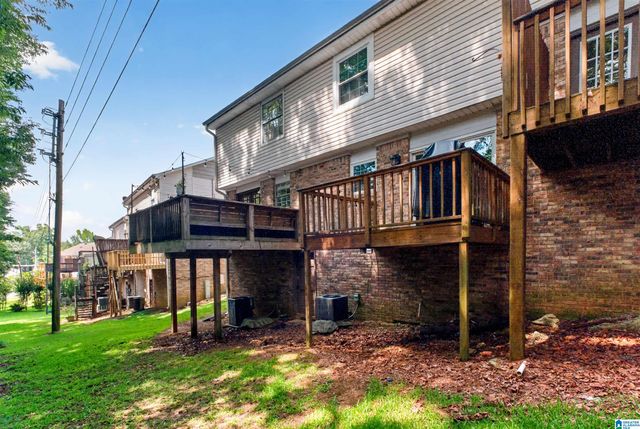 2725 Southbury Cir, Vestavia Hills, AL 35216