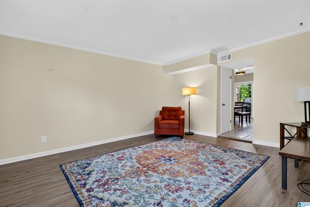 2725 Southbury Cir, Vestavia Hills, AL 35216