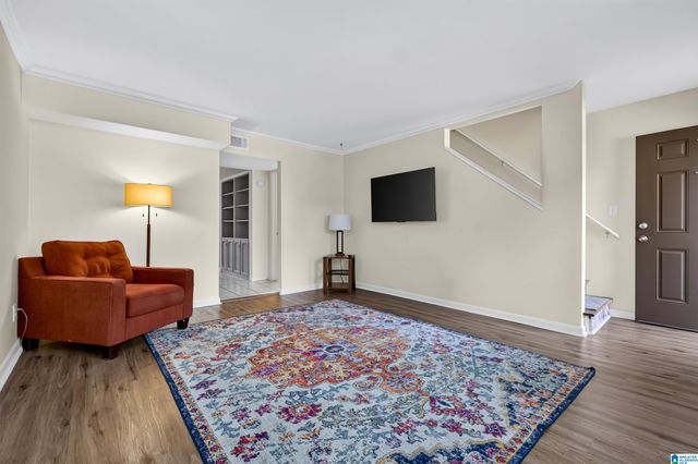 2725 Southbury Cir, Vestavia Hills, AL 35216