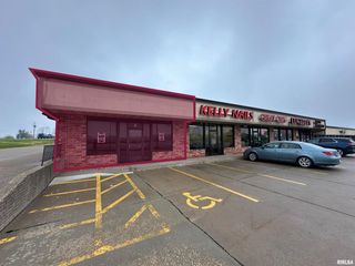 102 E Kimberly Rd Road A, Davenport, IA 52806