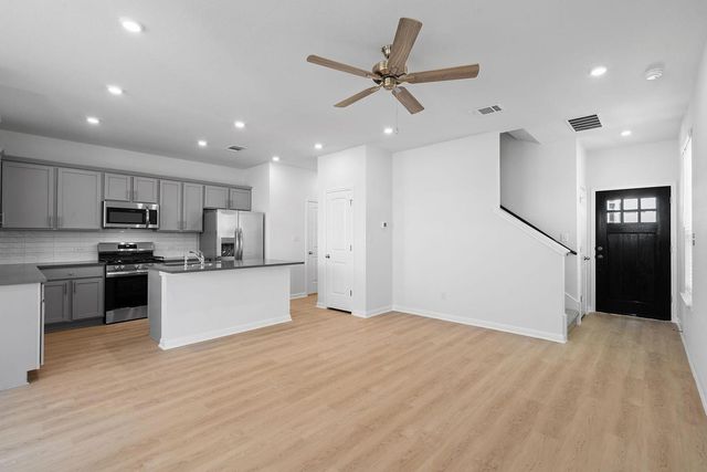 2212A Cornfield DR, Pflugerville, TX 78660