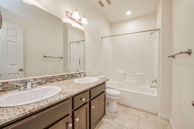 3870 Joaquin Avenue, Clovis, CA 93619