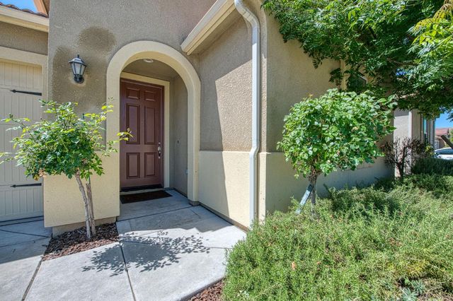 3870 Joaquin Avenue, Clovis, CA 93619