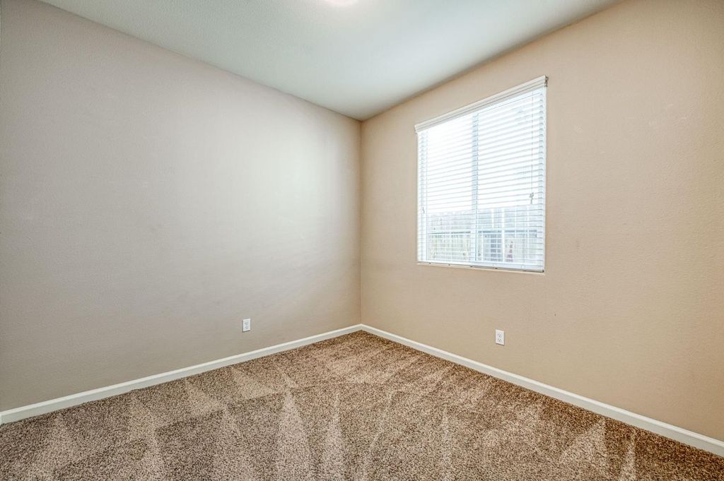 Image 14 of property listing at 3870 Joaquin Avenue, Clovis, CA 93619