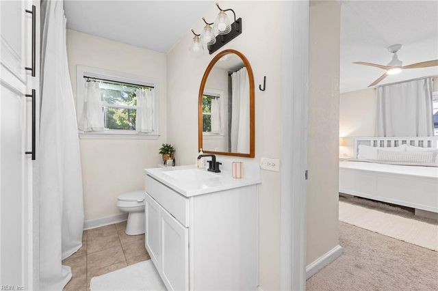 545 Caren DR, Virginia Beach, VA 23452