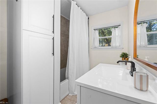 545 Caren DR, Virginia Beach, VA 23452