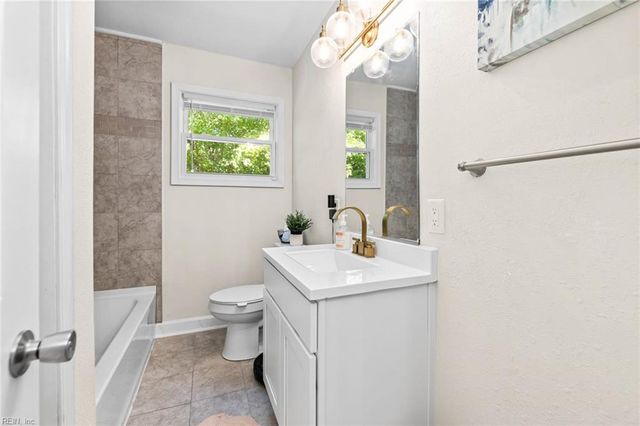 545 Caren DR, Virginia Beach, VA 23452